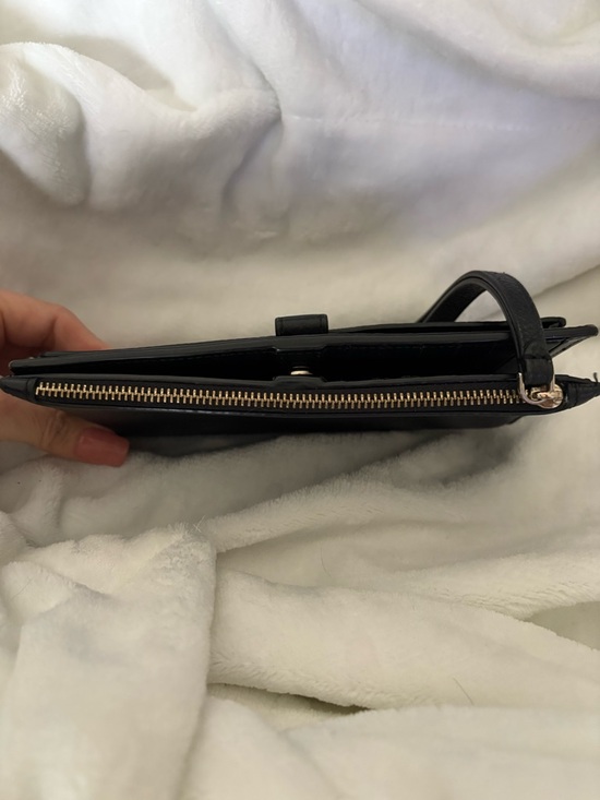 Kate Spade Leila Black Pebbled Leather Medium Universal Phone Wristlet Wallet - Picture 3 of 15